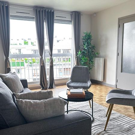Brand-New Studio With Eiffel Tower View Париж Екстериор снимка