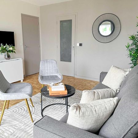 Brand-New Studio With Eiffel Tower View Париж Екстериор снимка