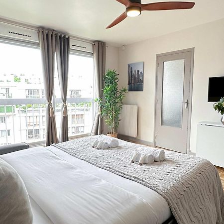 Brand-New Studio With Eiffel Tower View Париж Екстериор снимка