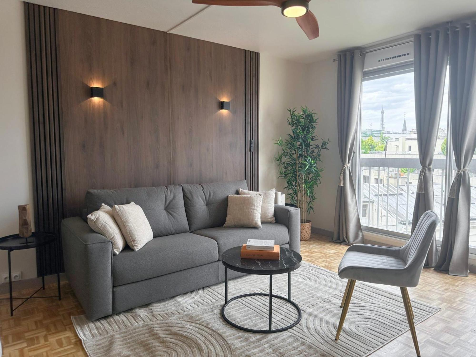 Brand-New Studio With Eiffel Tower View Париж Екстериор снимка