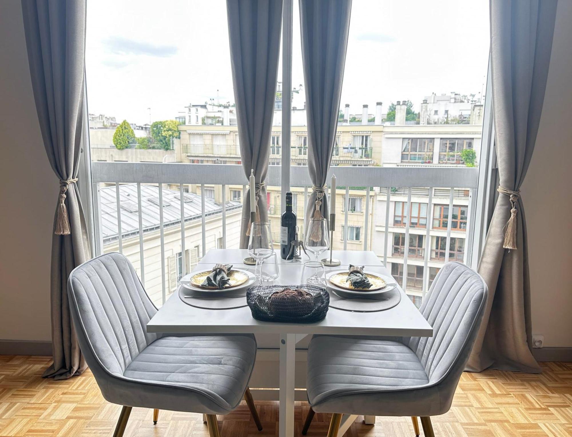 Brand-New Studio With Eiffel Tower View Париж Екстериор снимка